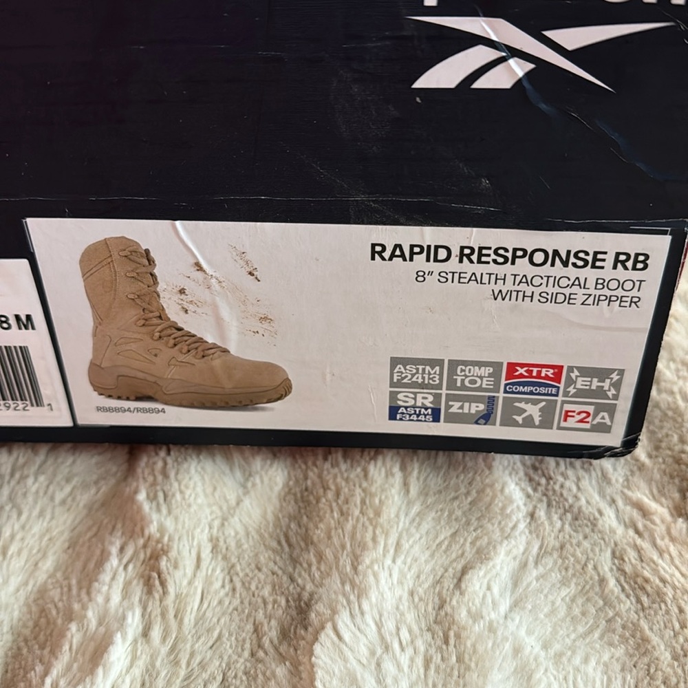 Reebok men’s rapid response tactical boot with side zipper. Size 8.